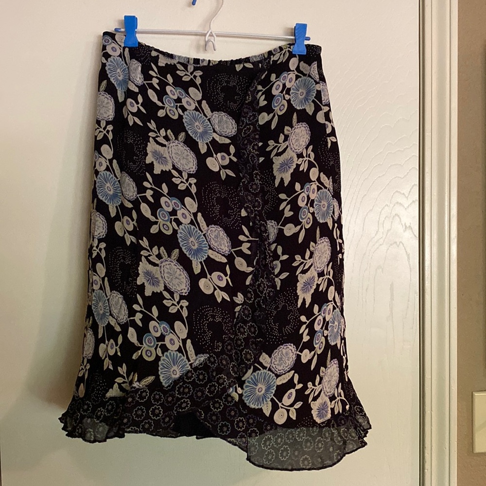 Requirements Petite, size 10 black skirt
